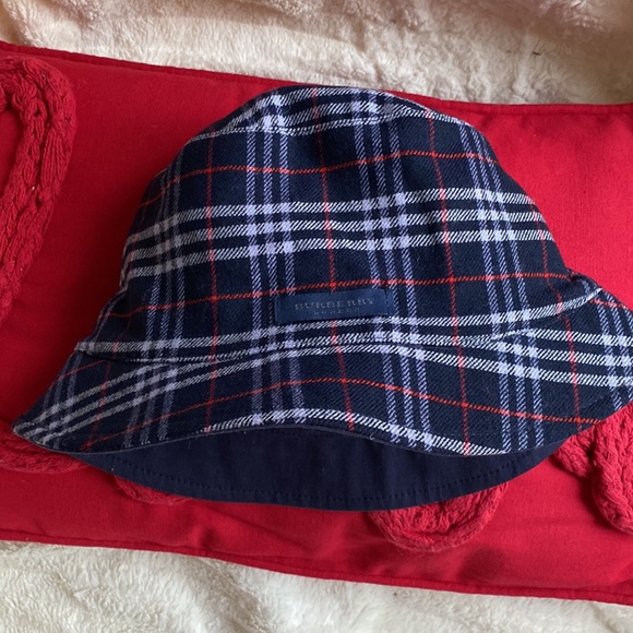 Burberry Reversible Wool Cotton Hat Never Used